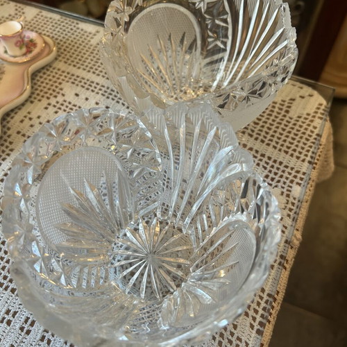 Crystal bowls like new, set of 2