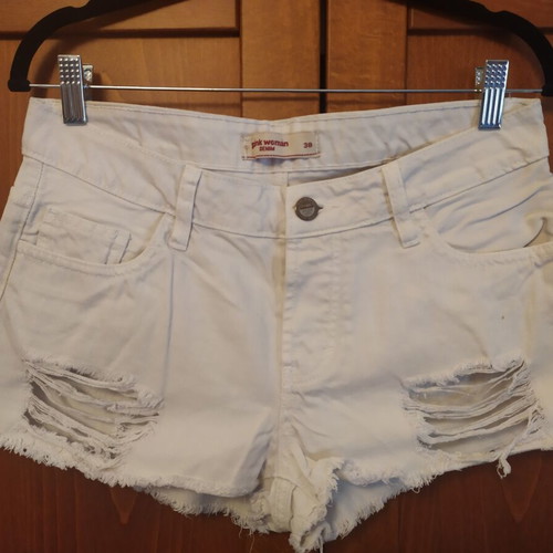 Pink Woman white distressed denim shorts size 38 like new
