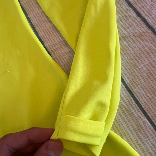 Nike thermal shirt like new, fluorescent yellow, size L