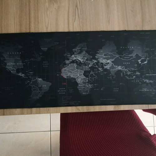 Mouse mat large like new 80x30 cm