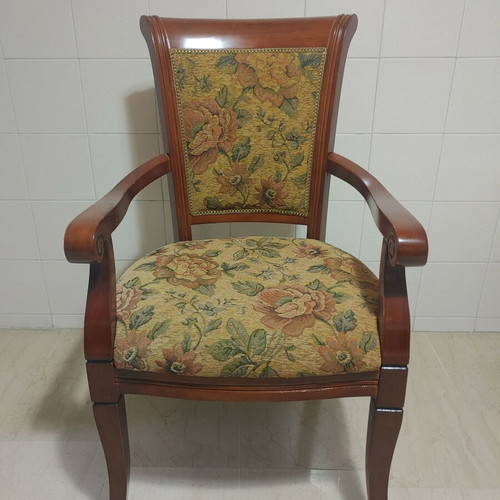 Set of 2 wooden armchairs with floral tapestry upholstery