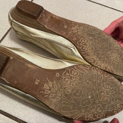 Leather shoes Vivace Moda size 38 golden like new