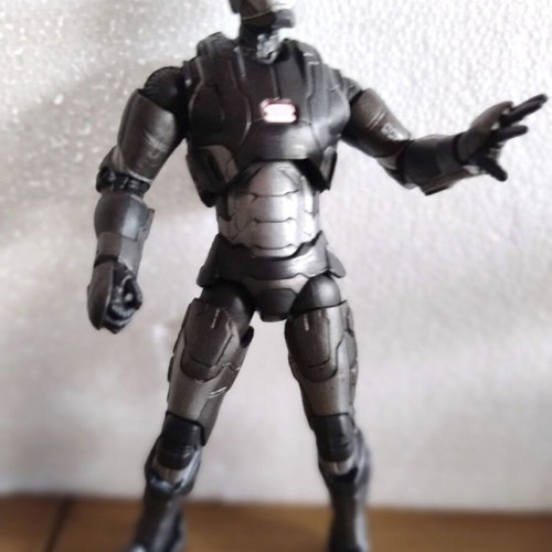War Machine action figure 18cm with movable joints like new