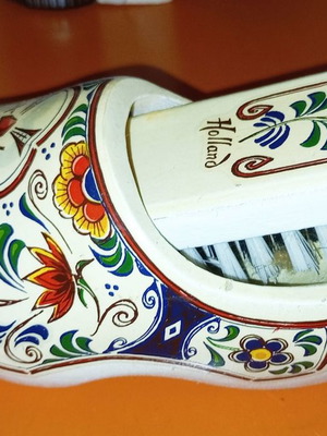 Souvenir decorative brush from Holland used