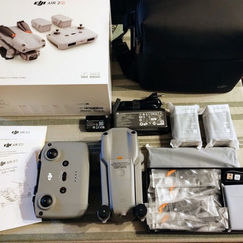 DJI AIR 2S Fly More Combo drone new