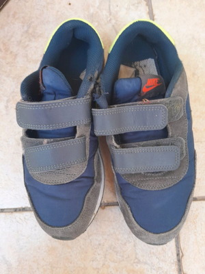 Nike αθλητικά παπούτσια μεταχειρισμένα, μέγεθος 33, γκρι και πράσινα
