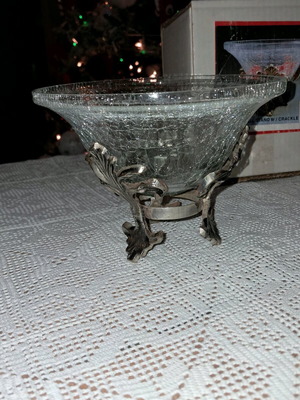 Decorative bowl with crackle glass and metal base, new