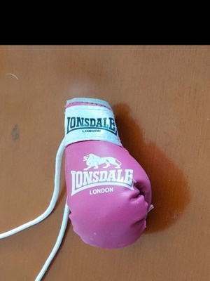 Μινιατούρα γάντι Lonsdale σαν καινούργιο, ροζ, 10 εκατοστά