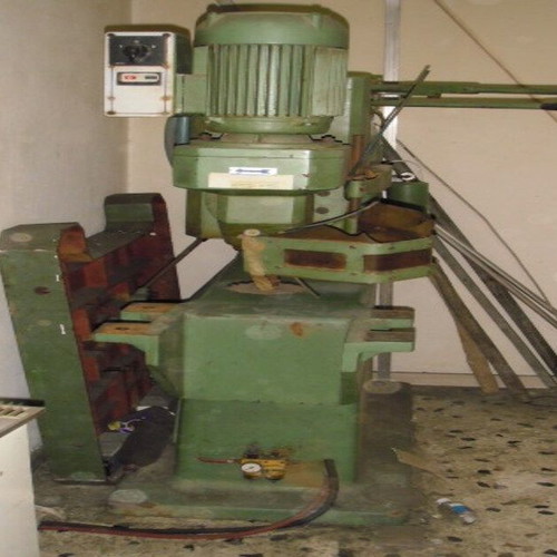 Cosmec 1 Meter Knee Milling Machine used in excellent condition