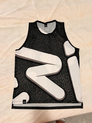 Tank-Top Rise Limited Edition Medium like new