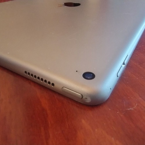 iPad Pro 12.9" 1st Generation 128GB Wi-Fi used, good condition