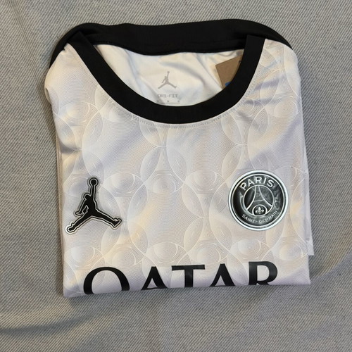 PSG x Jordan T-shirt new, medium size