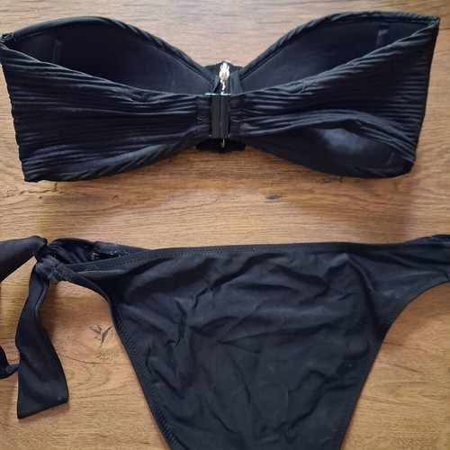 Black Strapless Bikini Set like new, adjustable bottom, removable shell