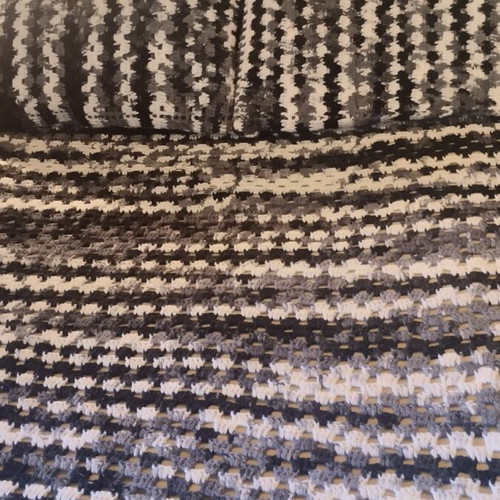 Handmade knitted wool blanket with two pillowcases, like new