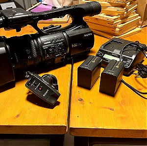SONY HVR-Z5E MiniDV camera with EXTRAS