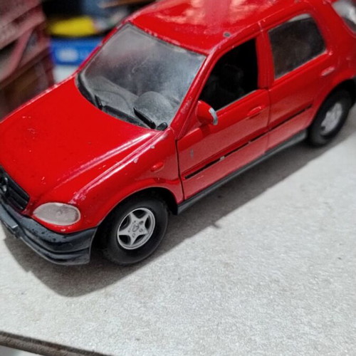 Welly Mercedes-Benz M Class 1/32 scale used