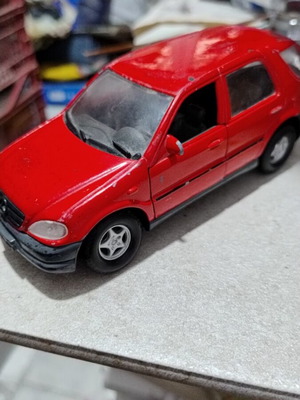 Welly Mercedes-Benz M Class 1/32 scale used