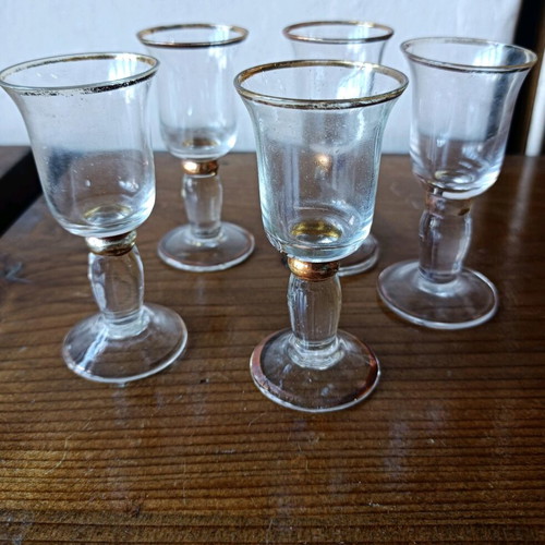 Vintage liqueur glasses like new with box, one glass missing