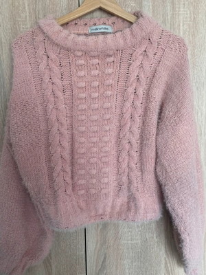 Milkwhite pink knitted sweater, cropped with cable knit design