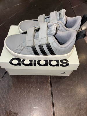 Adidas kids shoes size 27 grey like new, athletic