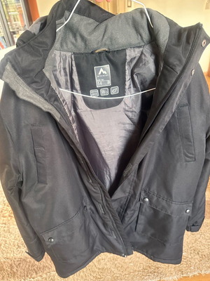 McKinley winter jacket for teenager size 14 like new, black