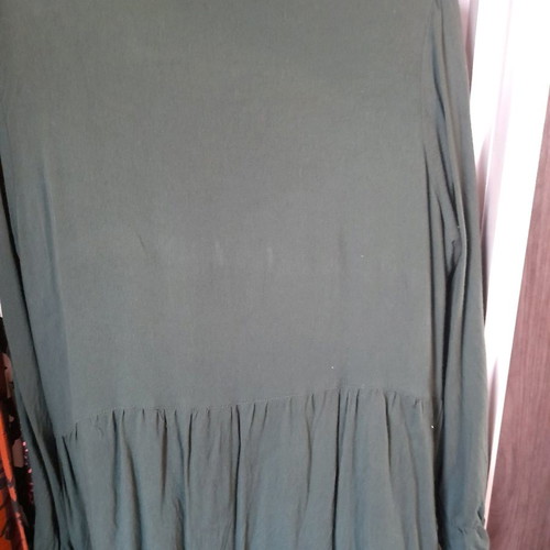 Kyara Plus shirt size M used, cypress green