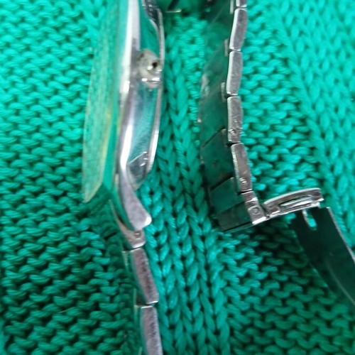 Men's watch used, needs service