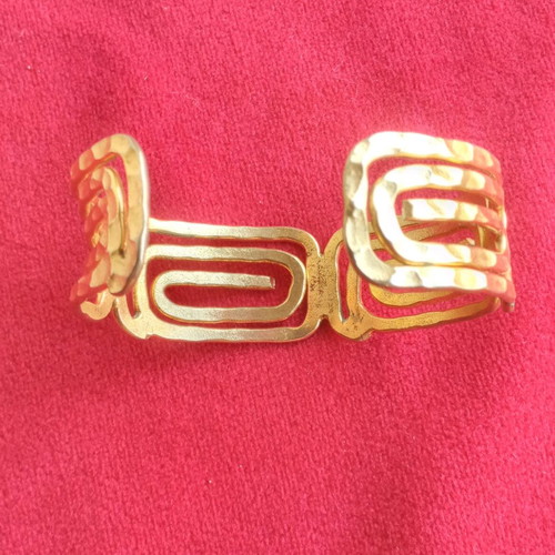 Vintage gold-plated bracelet like new