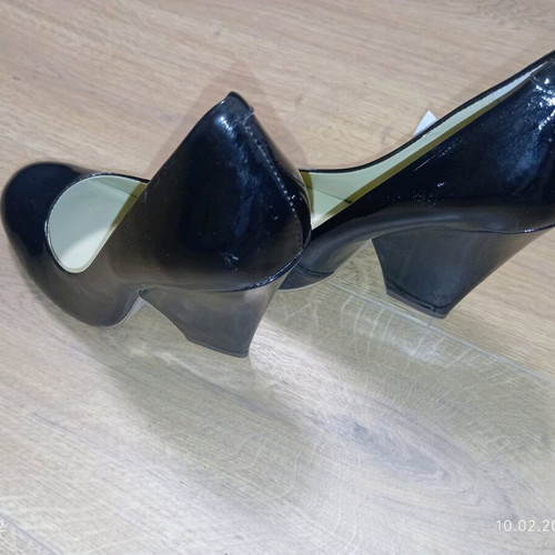 Ash patent leather heels new, size 39