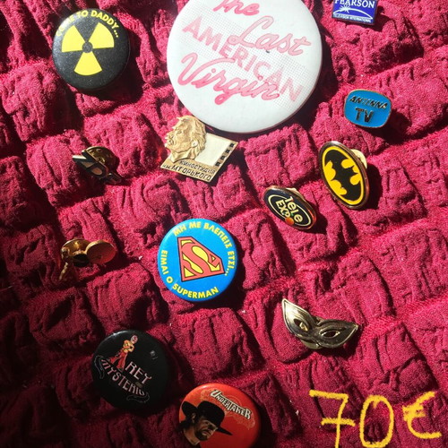 Vintage collectible pins set of 22 colorful pieces new
