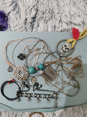 Accessories set with silver necklaces and bracelets like new