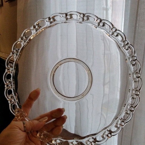 Vintage glass platter 28 cm like new with laced design
