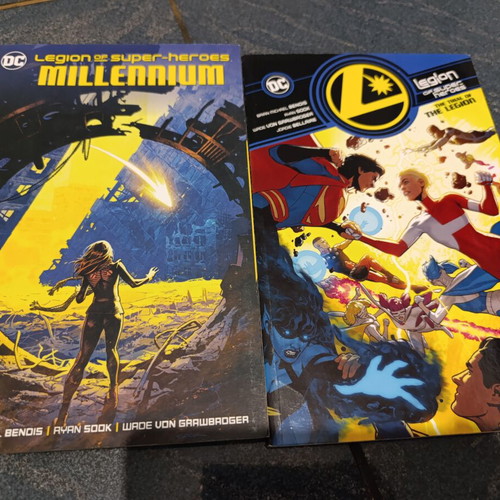DC Comic pack in English like new