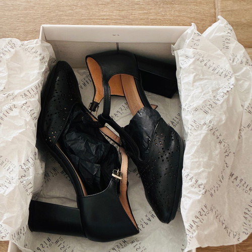 Hispanitas leather pumps size 37, black