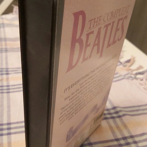 The Compleat Beatles Clamshell VHS tape like new, MGM Music 1986