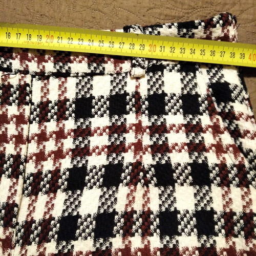 Checked women's shorts bermuda like new, made in Italy