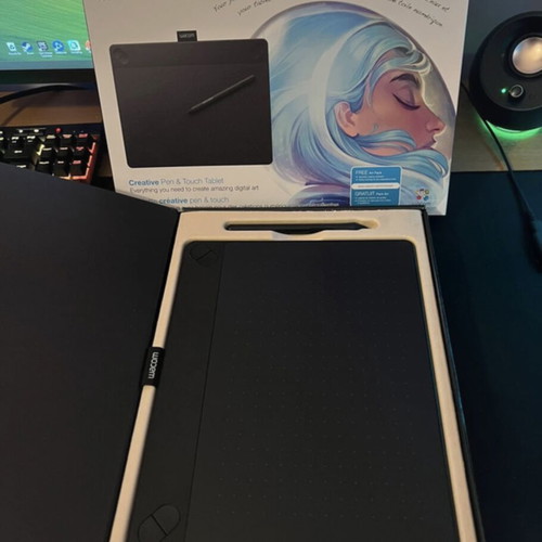 Wacom Intuos Art tablet and pen, new, black