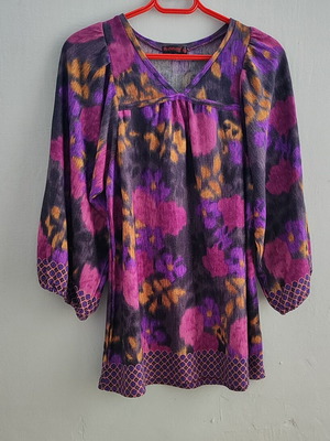 Tunic colorful 100% cotton with balloon sleeves and V neckline like new