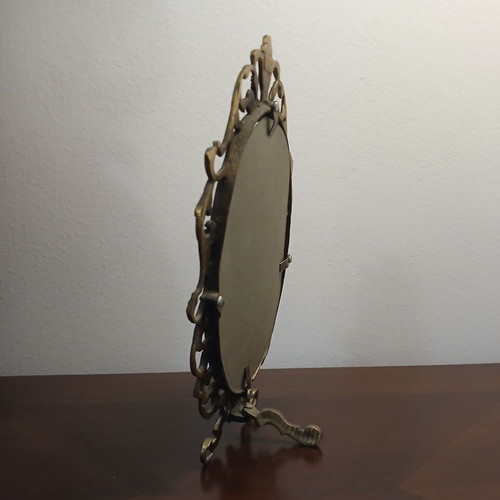Vintage bronze frame like new with lace design