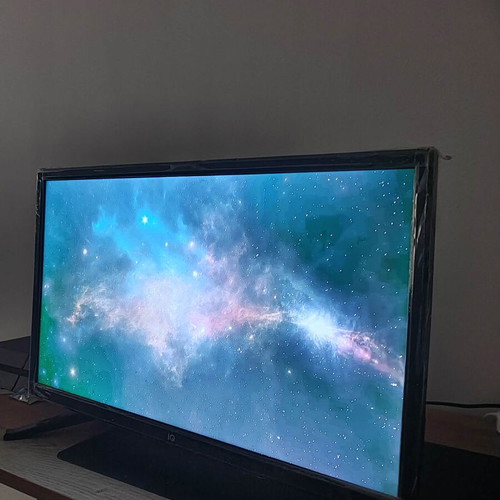 iQ 22-inch TV like new, ideal for office