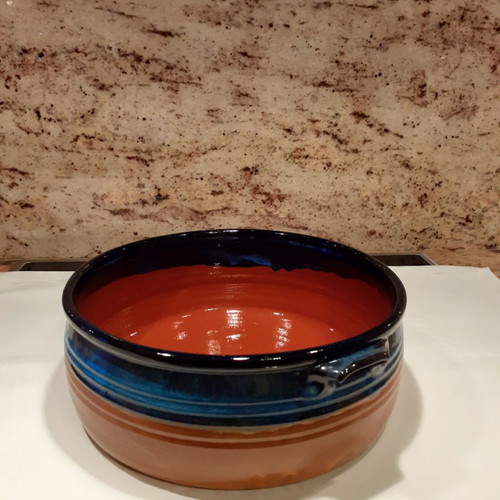 Ceramic giouvetsi from Sifnos like new, 25 cm diameter