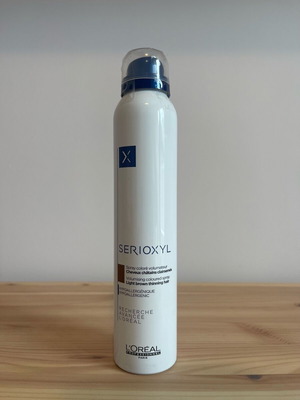Loreal σπρέι σε ανοιχτό κάστανο χρώμα καινούργιο