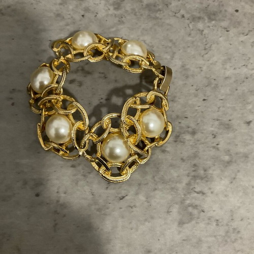 Bracelet with white pearls like new, Fo Bizou