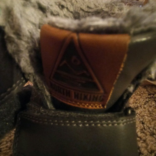 Children's boots size 29 like new, with fur lining and anti-slip sole