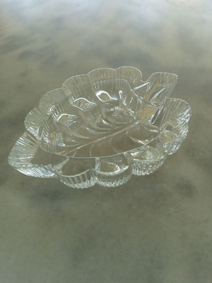 Cristal d' Arques Fougere leaf-shaped individual crystal ashtray