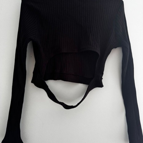 Crop top, very stretchy, black