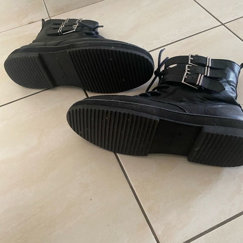 Leather boots like new black with silver buckles
