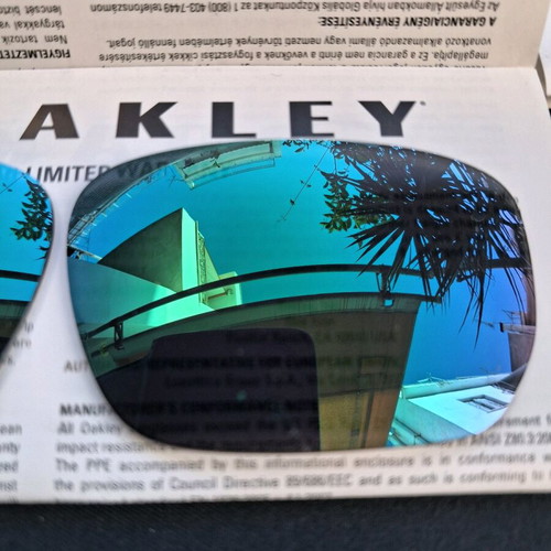 Oakley Fuel Cell Deep Blue Polarized 009194-02 lenses new