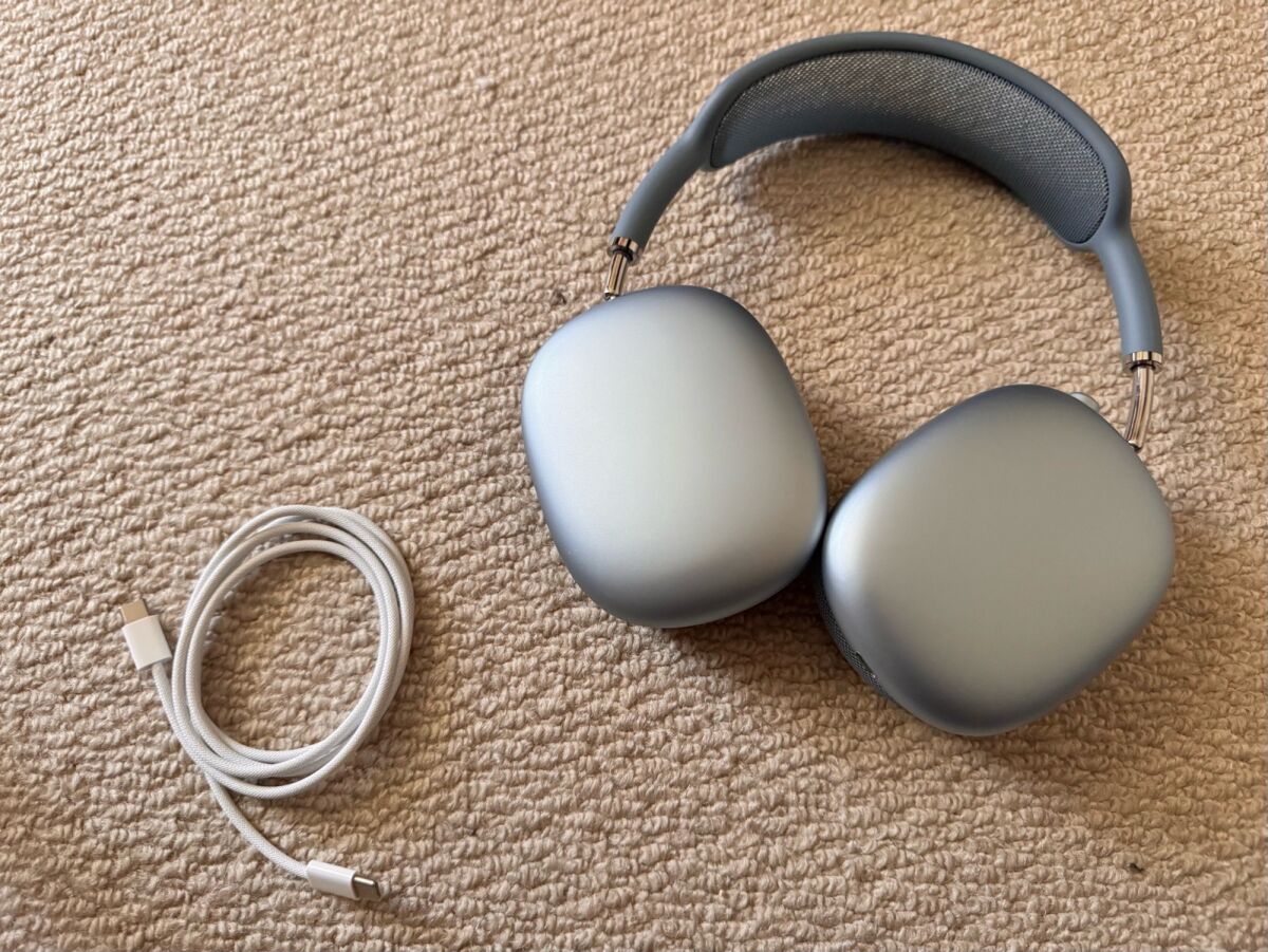 Apple AirPods Max 2024 USB-C like new,… - € 475,00 - Vendora.cy