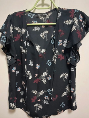 Enzzo top like new, colorful, lightweight semi-transparent fabric